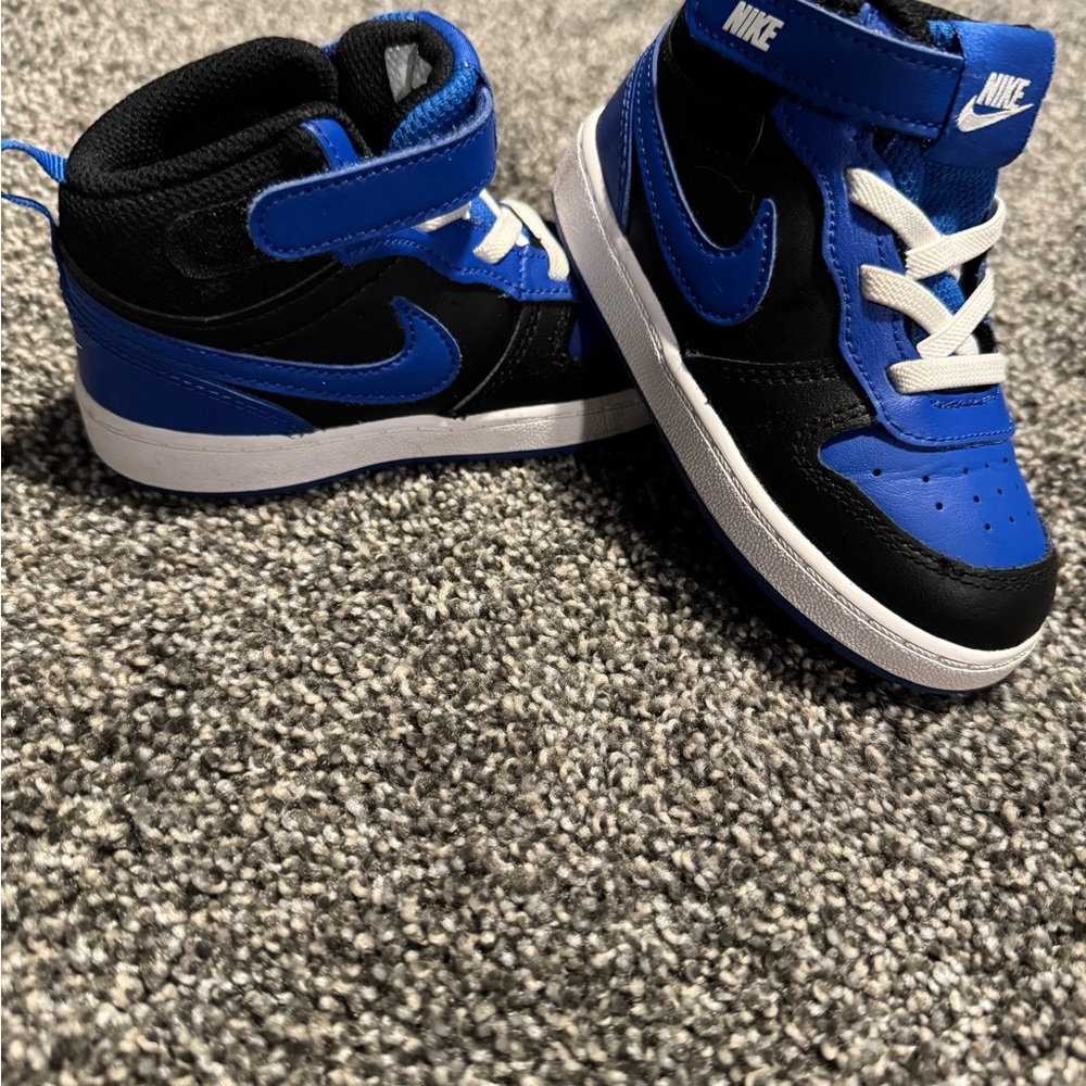 Boys Nike Borough 8c